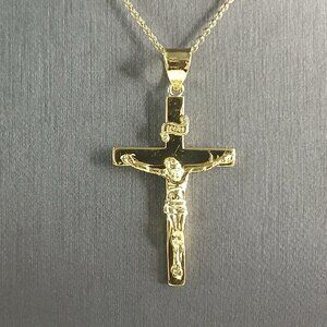 Womens Sterling Silver Gold Tone Religious Cross Pendant Necklace 4.1g E7890